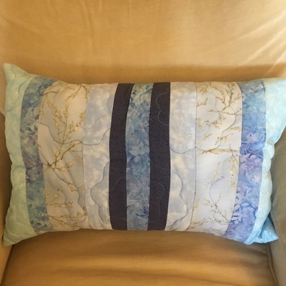 CLOSEOUT SALE $10 NWT. Hand Crafted Quilted Pillow